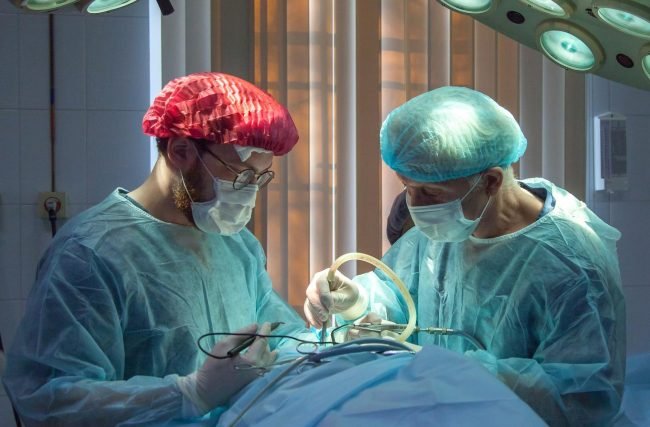 Prótese de quadril ou cirurgia preservadora: Qual cirurgia devo fazer?